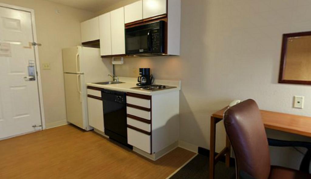 Candlewood Suites - Topeka West By Ihg Bilik gambar